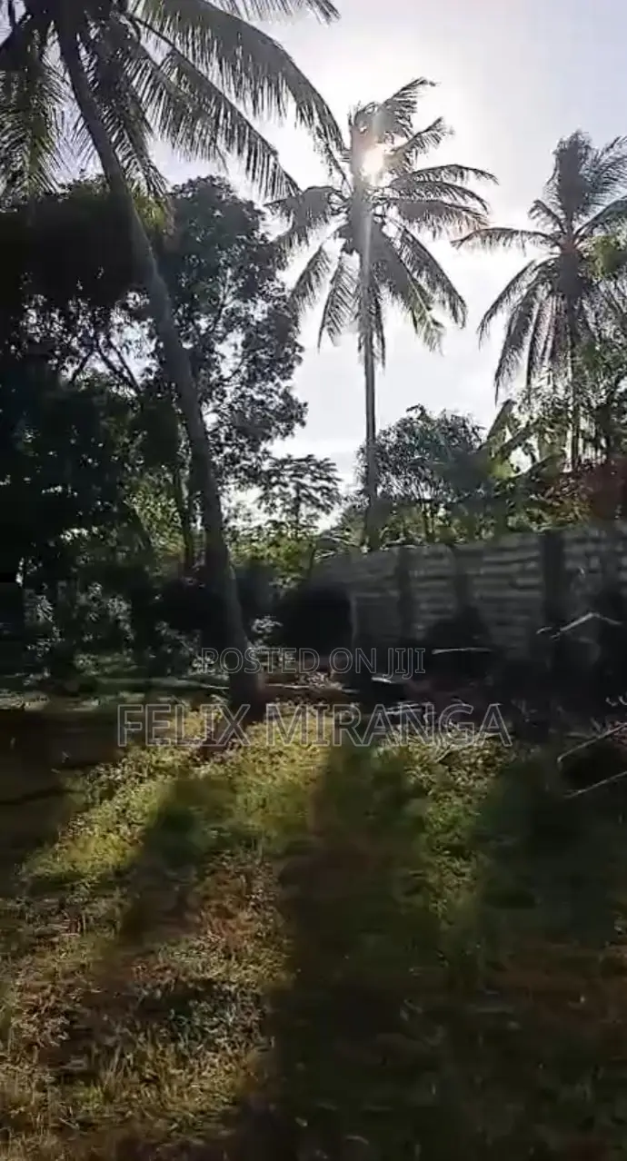 1 1/2 Acre on Sale in Kizingo