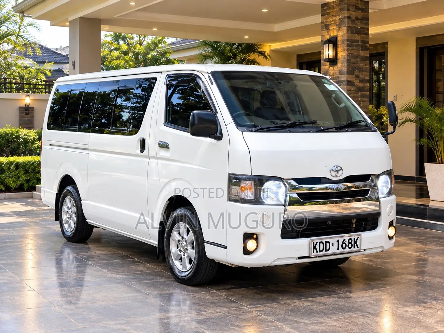Toyota HiAce 2014 Silver