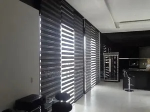 Beautiful Horizontal Office Curtains and Roller Blinds