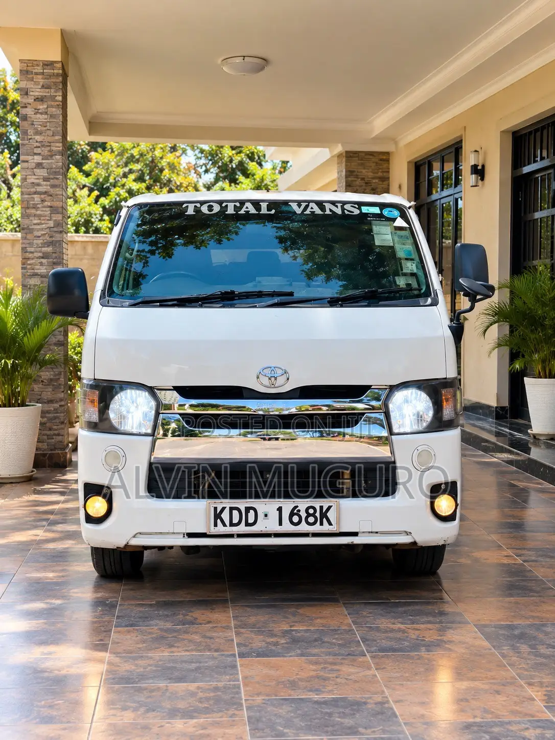 Toyota HiAce 2014 Silver