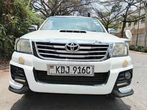 Toyota Hilux 2015 Pearl