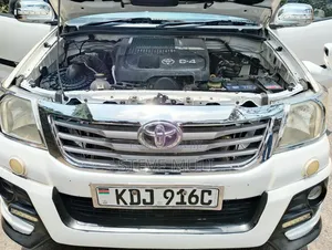 Toyota Hilux 2015 Pearl