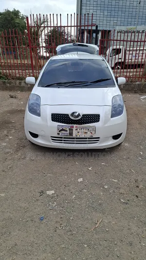 Toyota Vitz 2006 White
