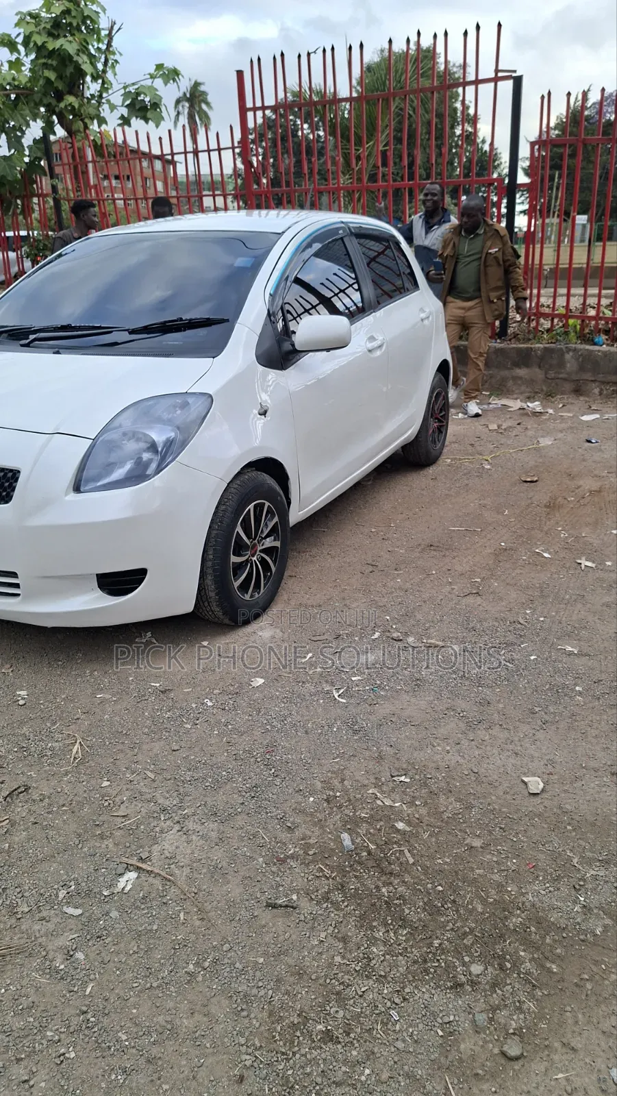 Toyota Vitz 2006 White