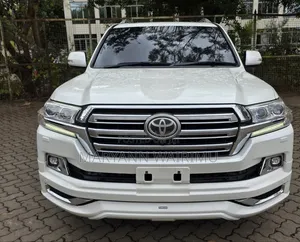 Toyota Land Cruiser 4.6 V8 ZX 2017 White