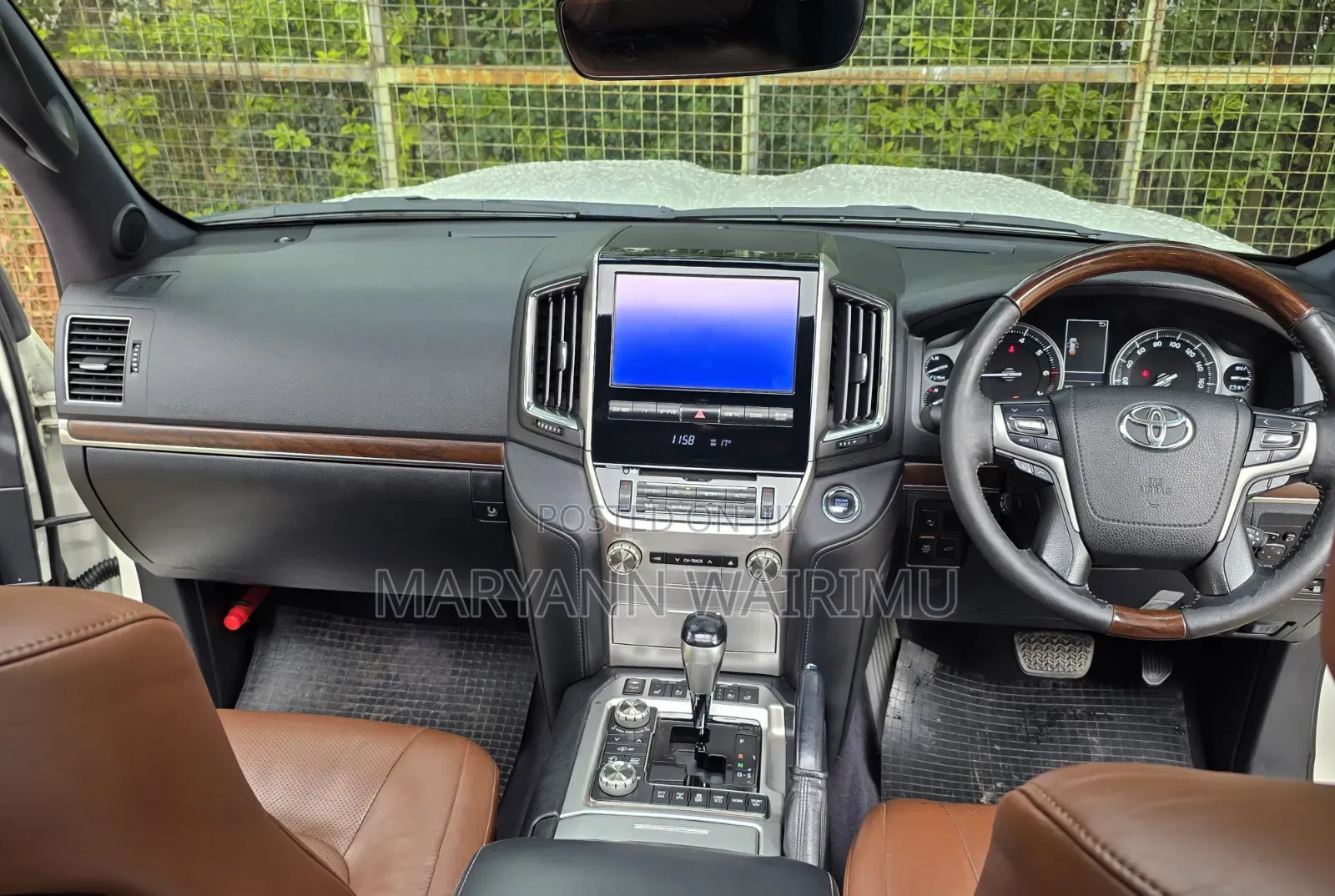 Toyota Land Cruiser 4.6 V8 ZX 2017 White