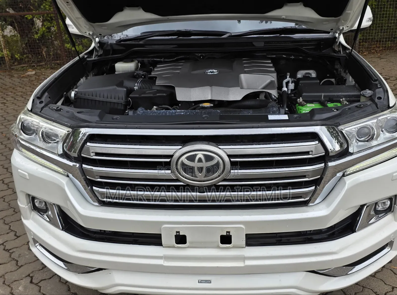 Toyota Land Cruiser 4.6 V8 ZX 2017 White