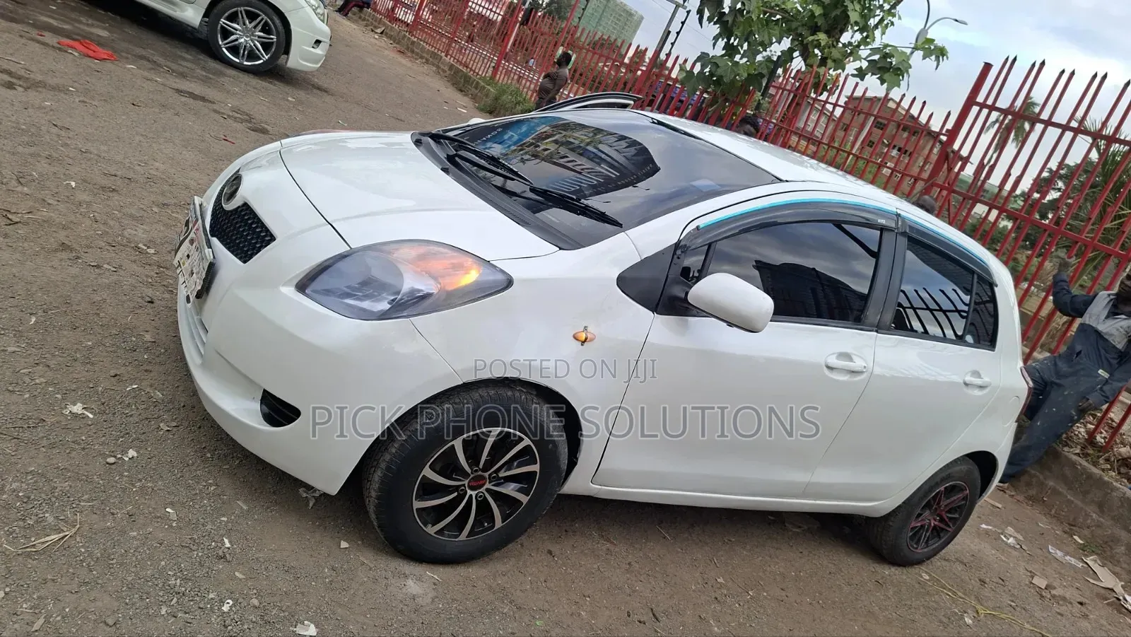 Toyota Vitz 2006 White
