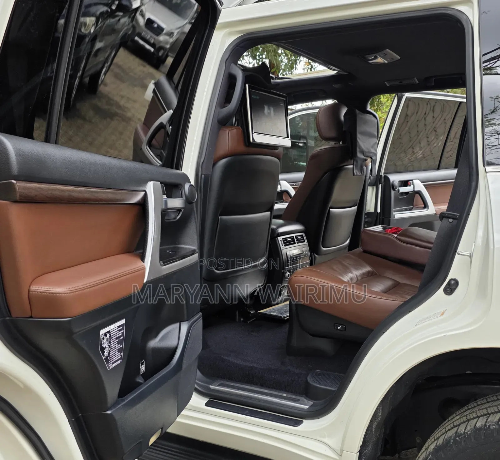 Toyota Land Cruiser 4.6 V8 ZX 2017 White