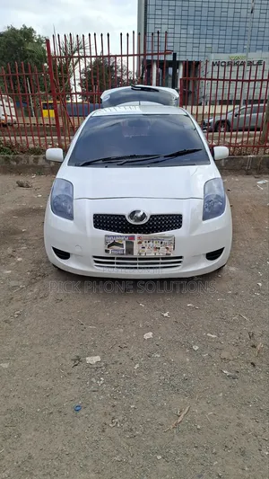 Toyota Vitz 2006 White