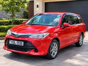 Toyota Corolla Fielder 1.5 Hybrid FWD 2016 Red