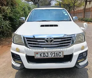 Toyota Hilux 2013 White