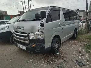 Toyota HiAce 2010 Silver