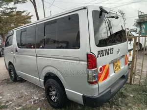Toyota HiAce 2010 Silver