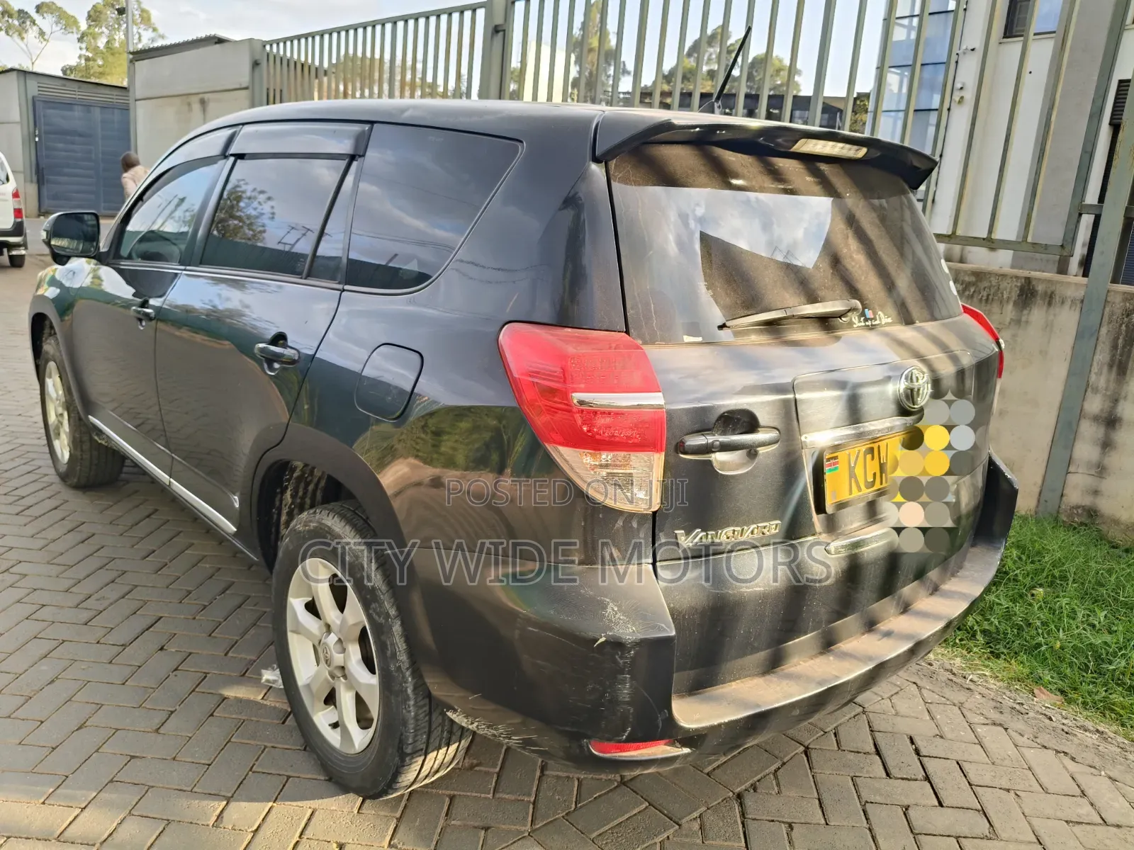 Toyota Vanguard 2012 Gray