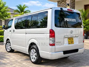Toyota HiAce 2013 Silver