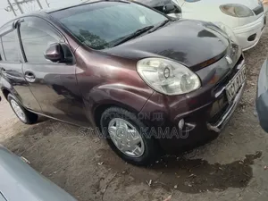 Toyota Passo 2012 Maroon
