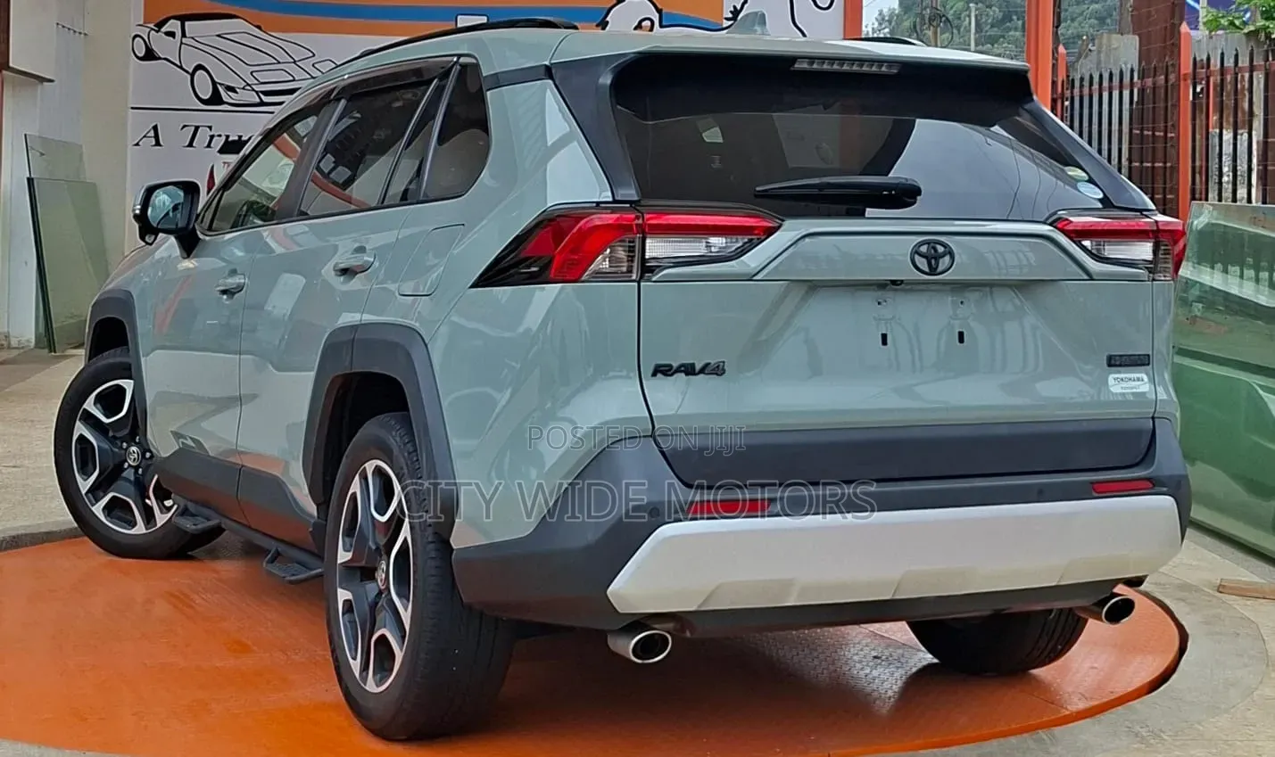 Toyota RAV4 2020 Blue