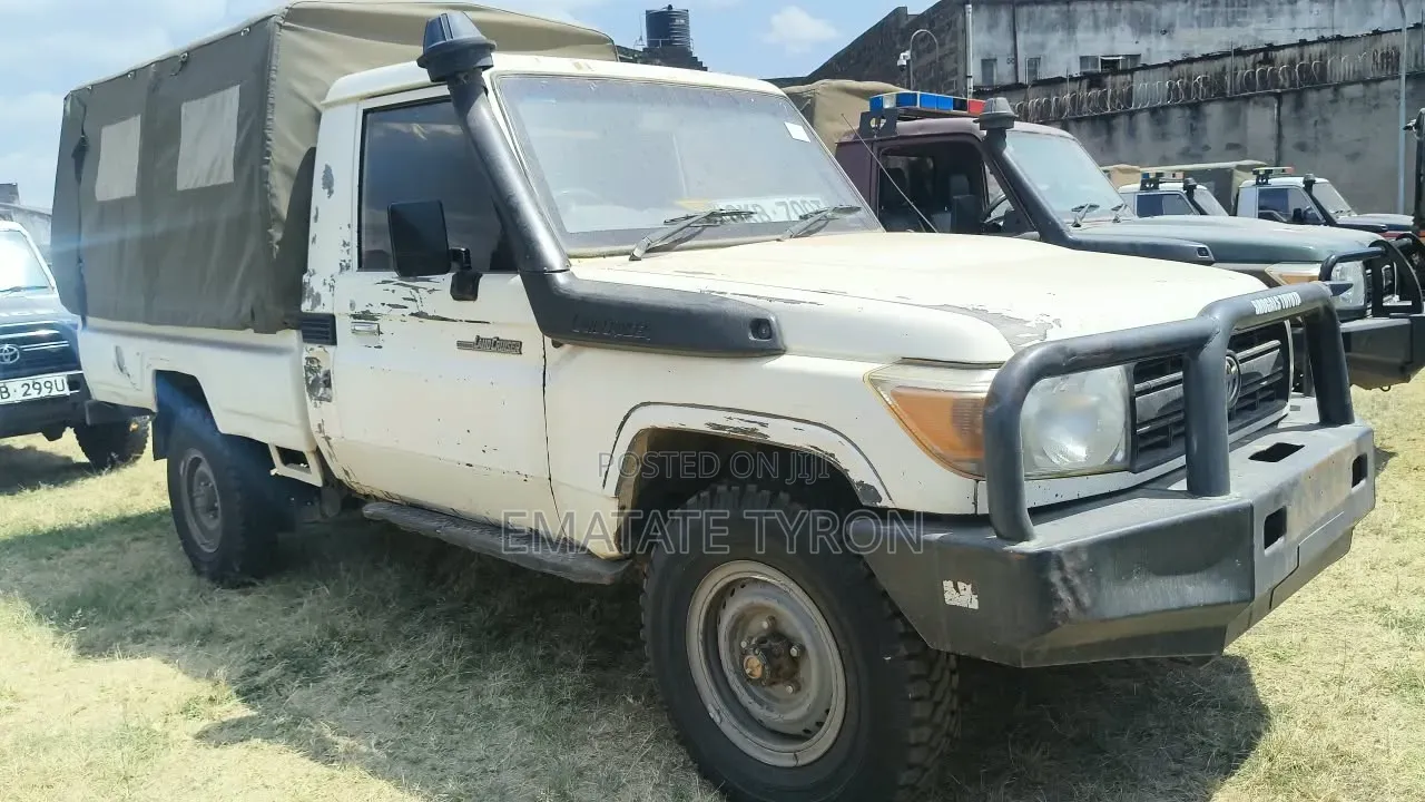 Toyota Land Cruiser 79 Series 2018 White