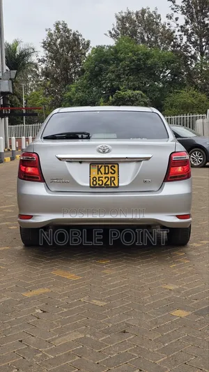 Toyota Axio 2016 Silver