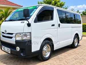 Toyota HiAce 2015 White