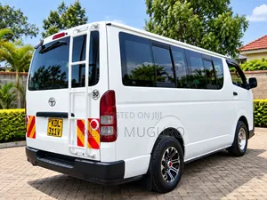 Toyota HiAce 2015 White