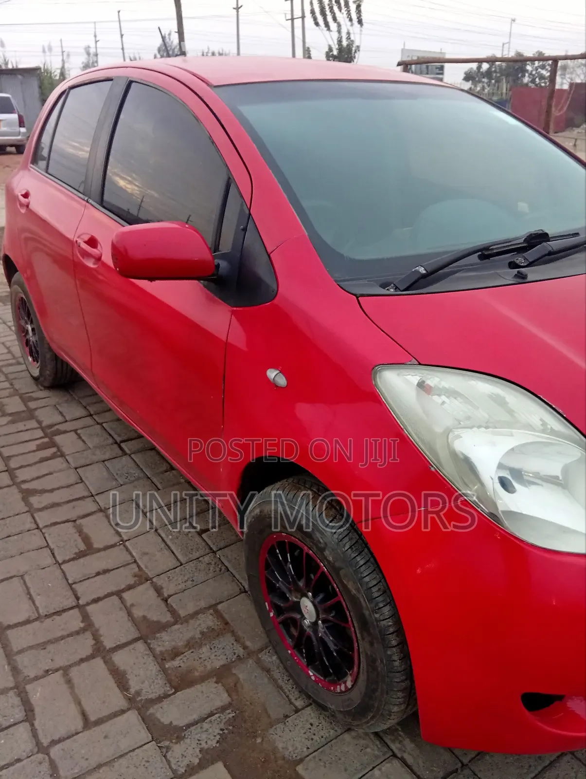 Toyota Vitz 2005 Red