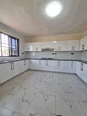 5bdrm Mansion in Kamangu, Ndeiya for rent