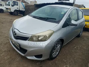 Toyota Vitz 2014 Silver