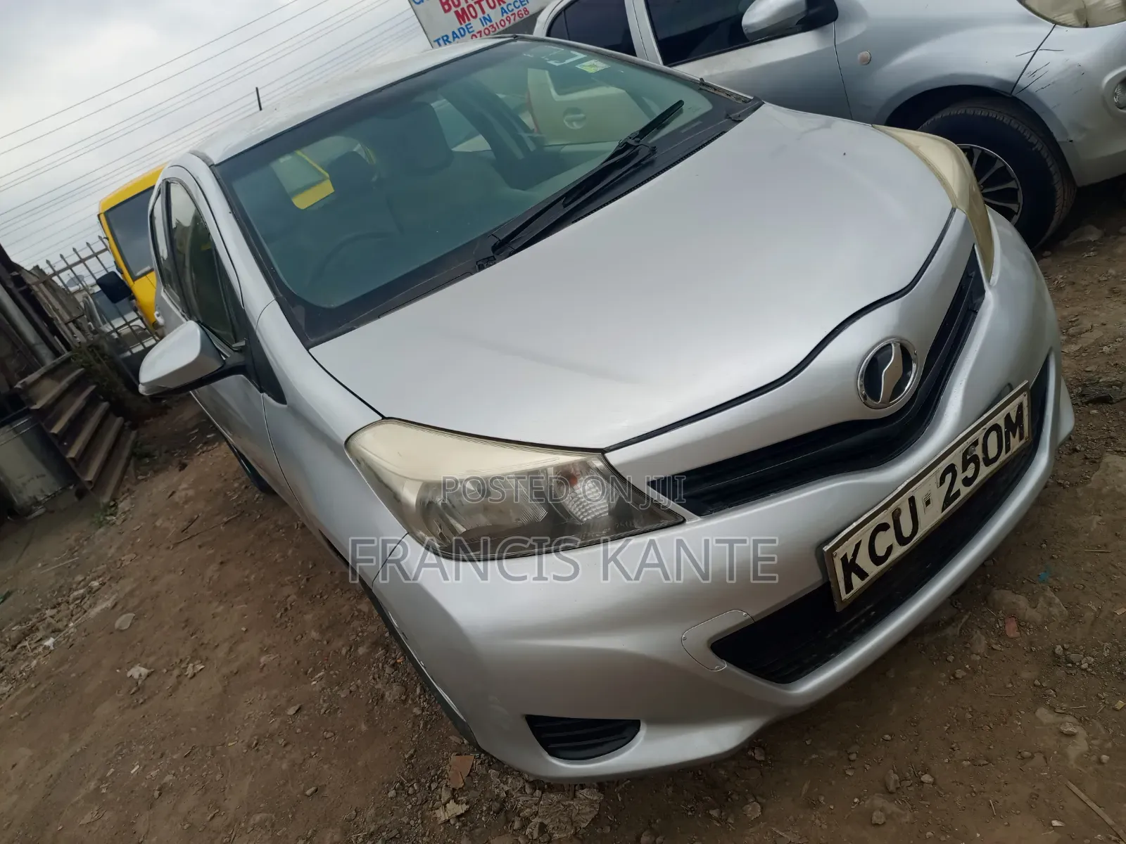 Toyota Vitz 2014 Silver