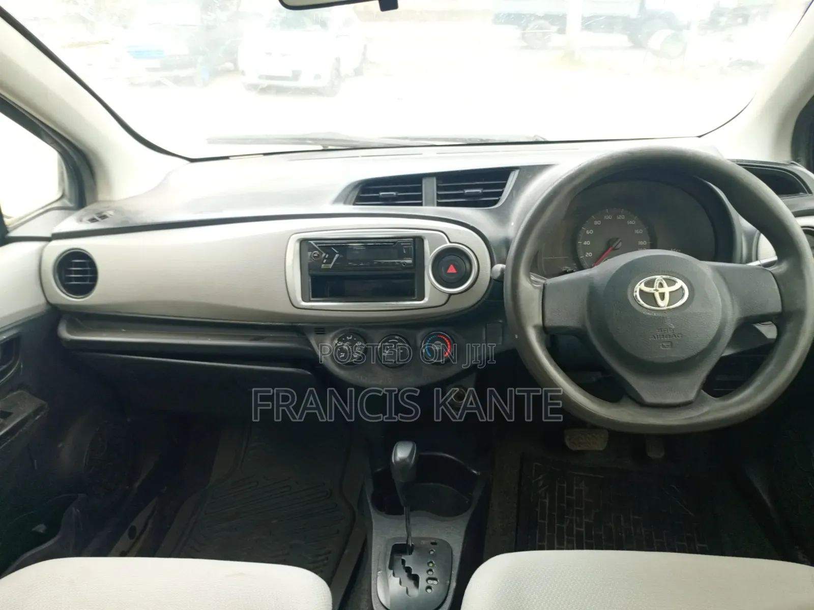 Toyota Vitz 2014 Silver