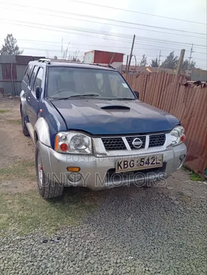 Nissan Hardbody 2004 Blue