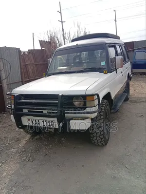 Mitsubishi Pajero 2003 White