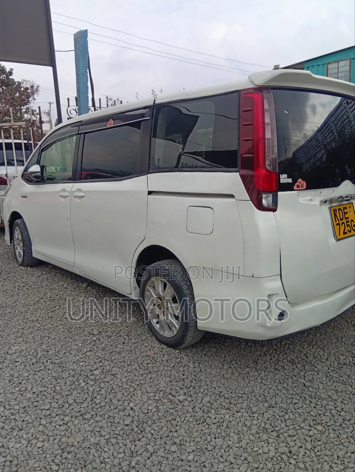 Toyota Vitz 2014 White