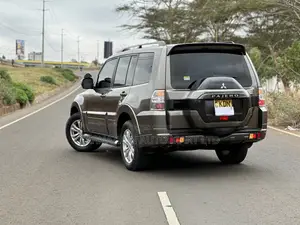 Mitsubishi Pajero V90 3.2 GR Diesel Turbo 2017 Gold