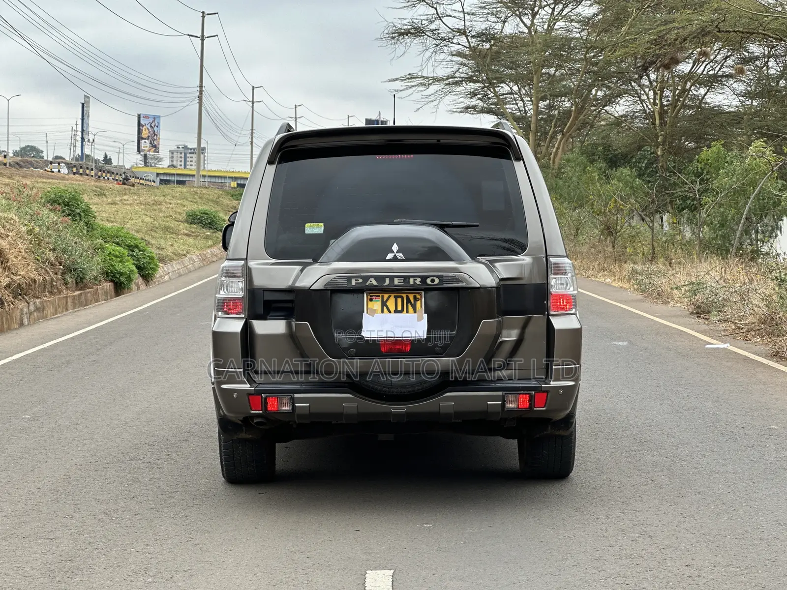 Mitsubishi Pajero V90 3.2 GR Diesel Turbo 2017 Gold