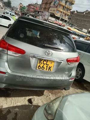 Toyota Wish 2010 Silver