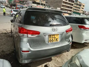 Toyota Wish 2010 Silver