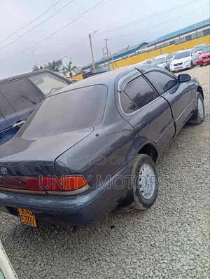 Toyota Corolla 2000 Black