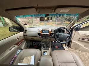 Toyota Hilux 2012 Brown