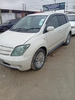 Toyota IST 2005 White