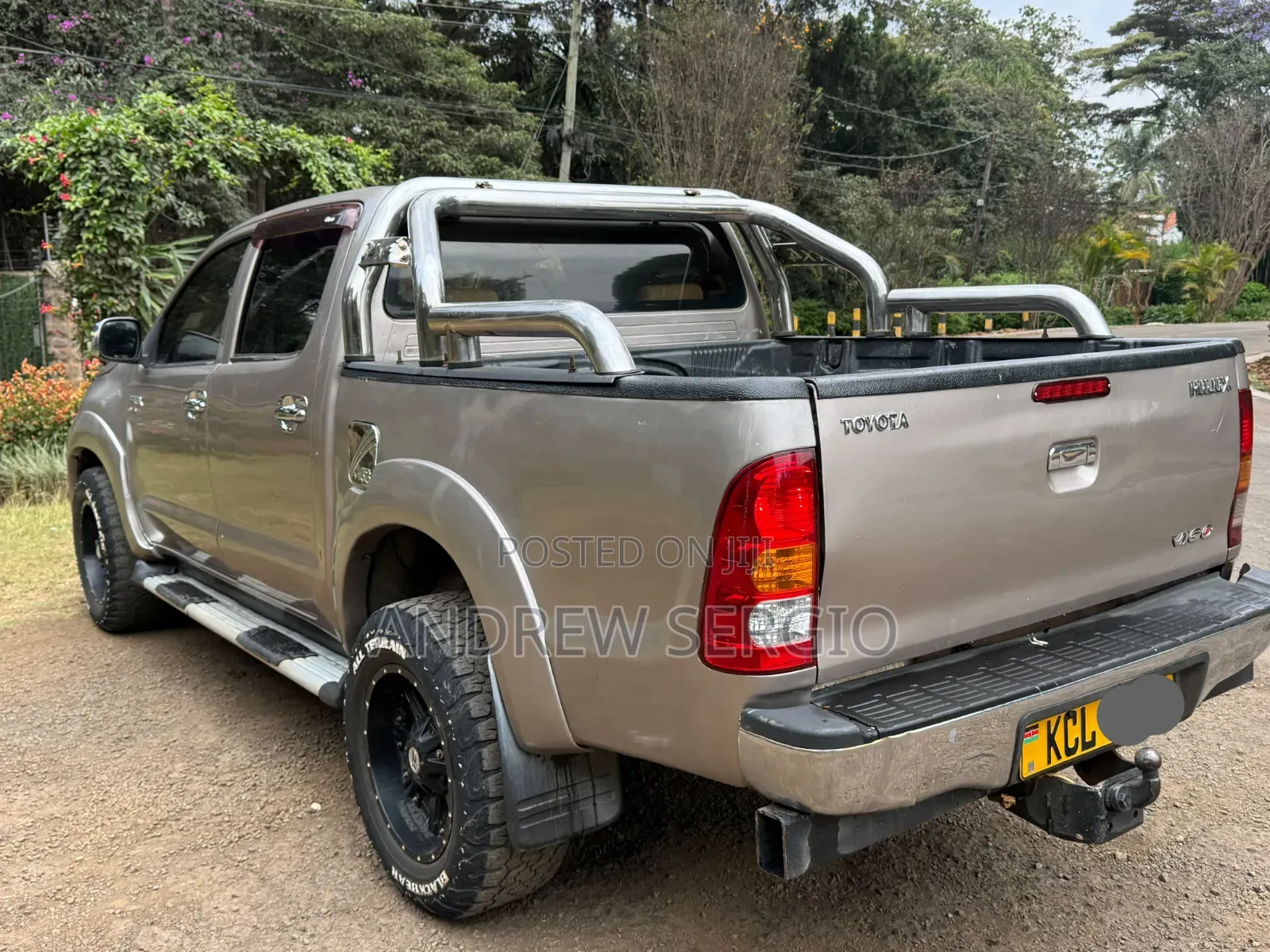 Toyota Hilux 2012 Brown