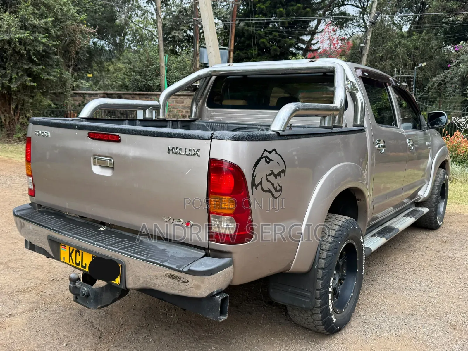 Toyota Hilux 2012 Brown
