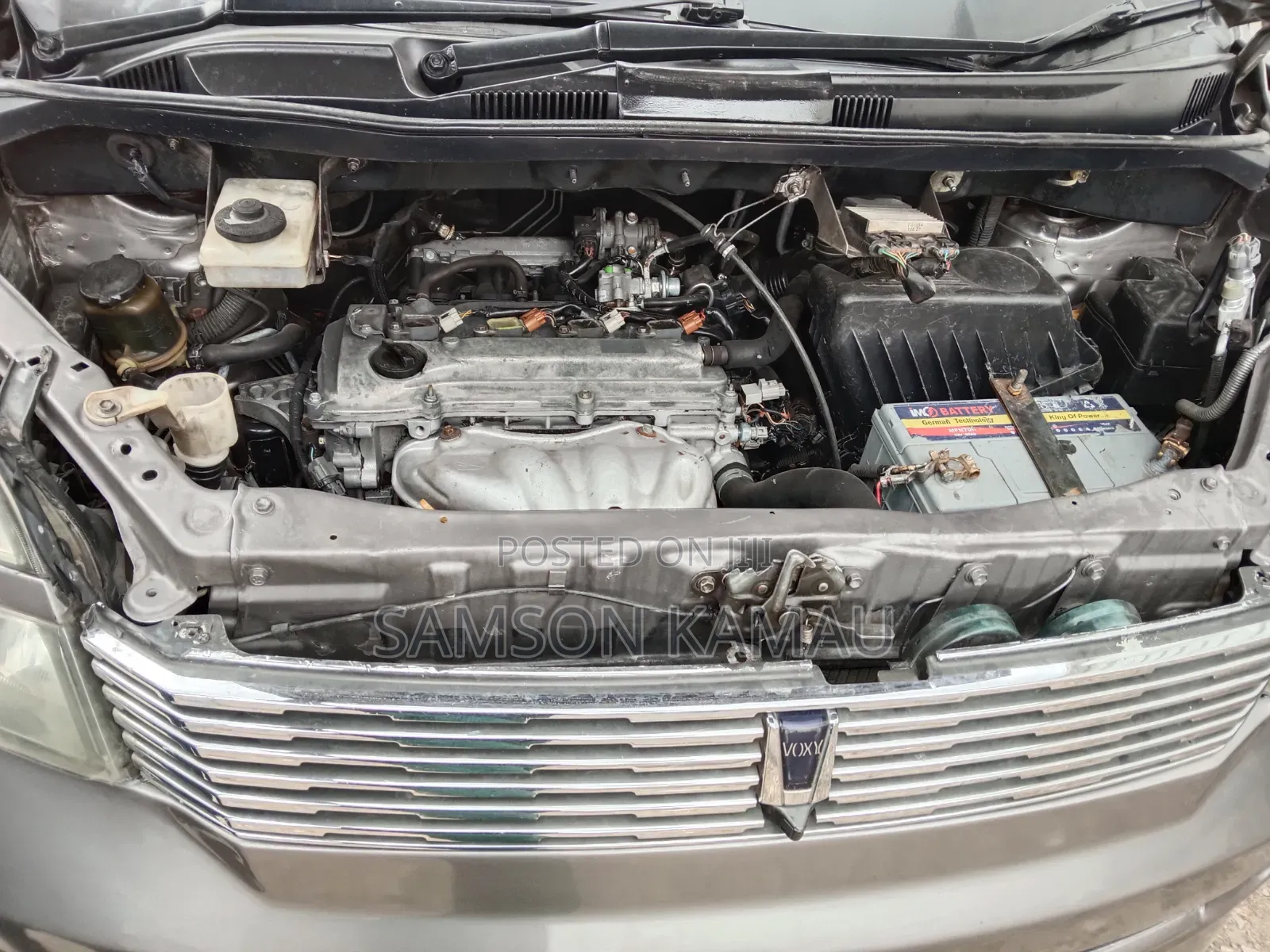 Toyota Voxy 2003 Silver