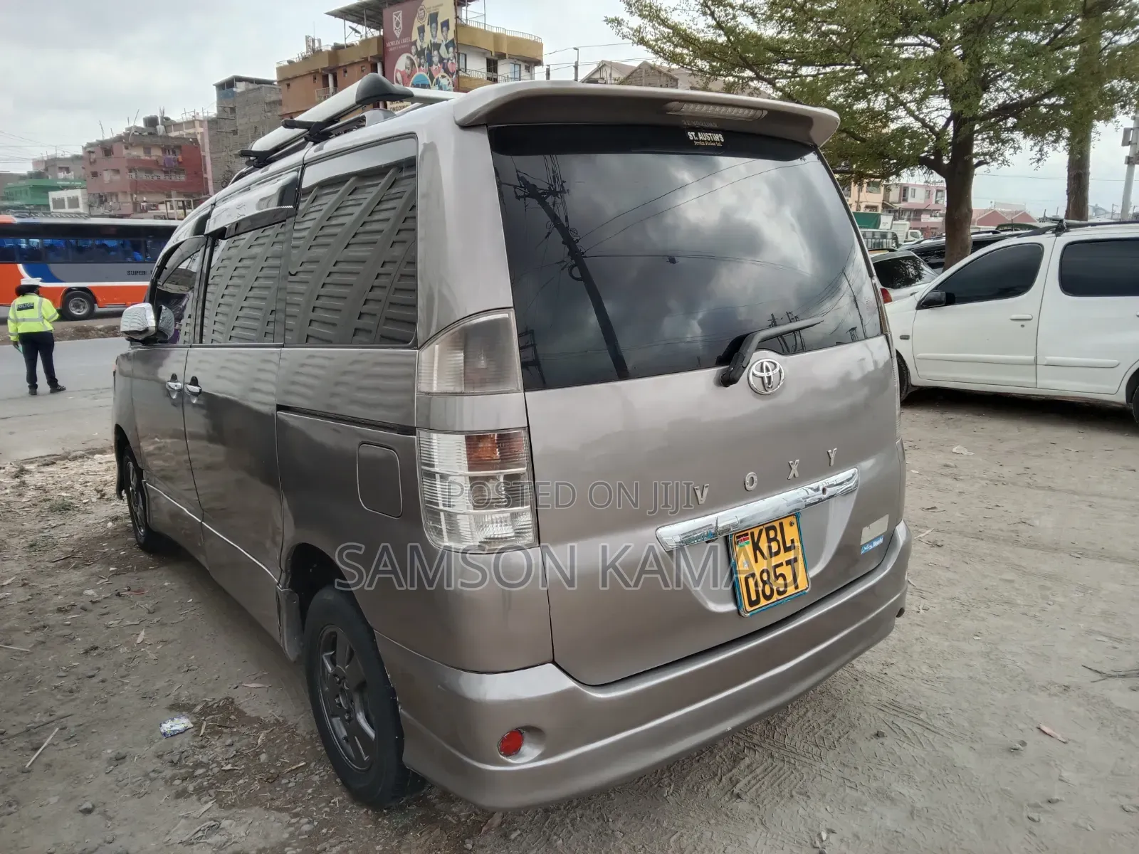 Toyota Voxy 2003 Silver