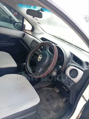 Toyota Vitz 2012 White