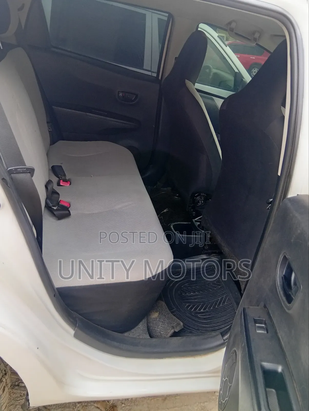Toyota Vitz 2012 White