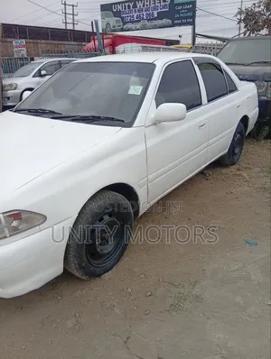 Toyota Carina 2000 White