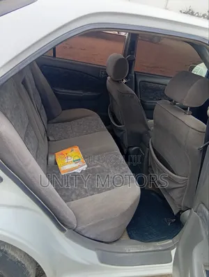 Toyota Carina 2000 White
