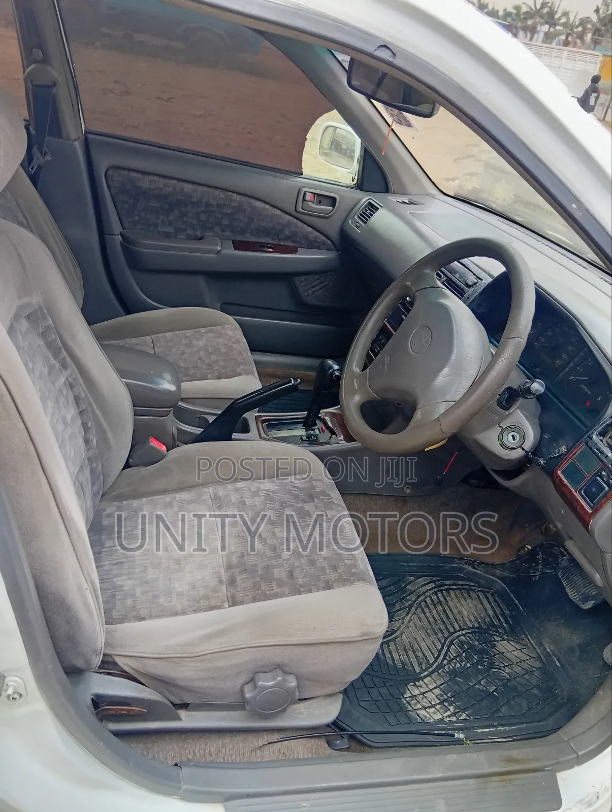 Toyota Carina 2000 White